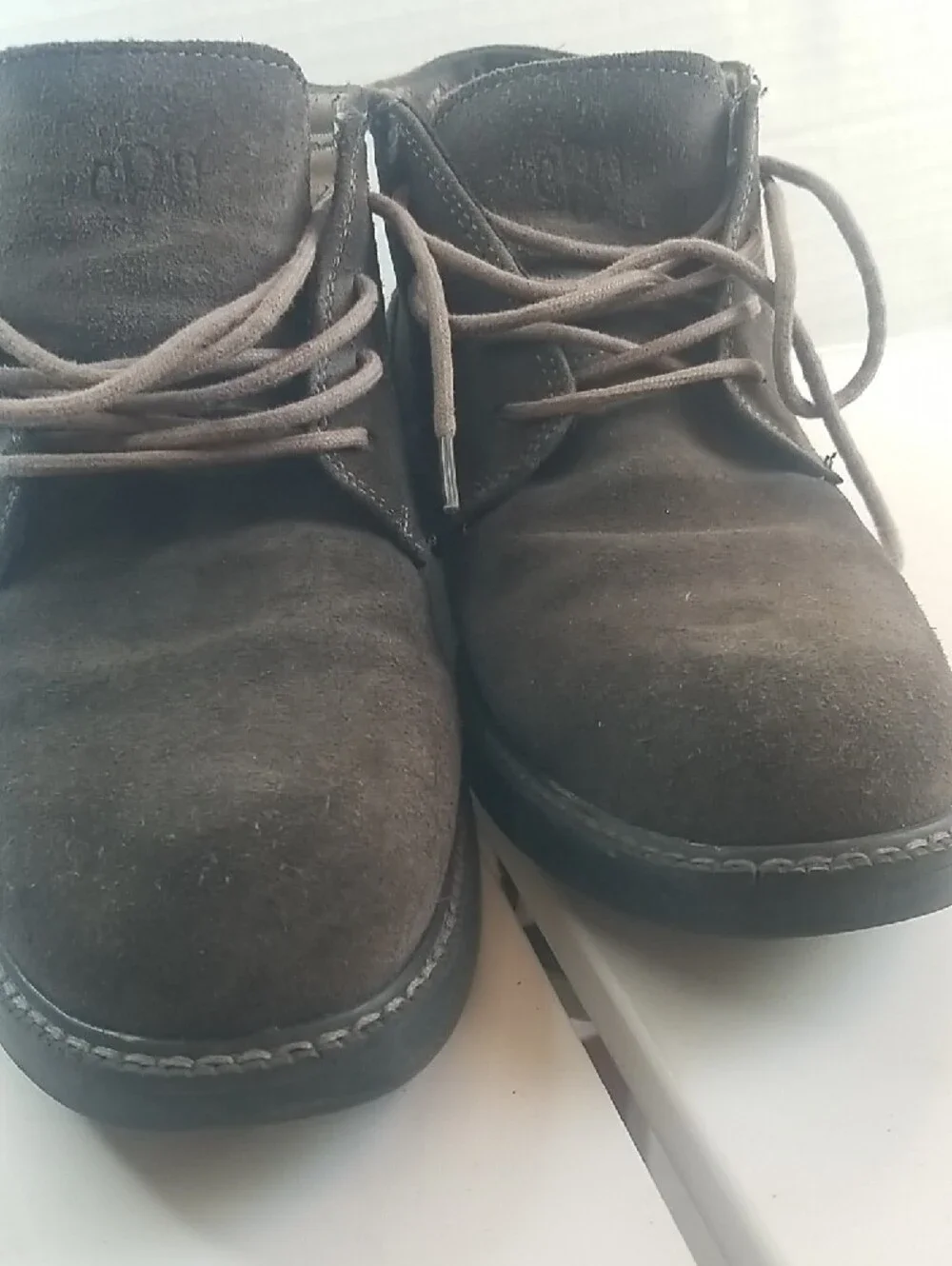 G.H. Bass & Co. Men's Dark Brown Suede Chukka Boots